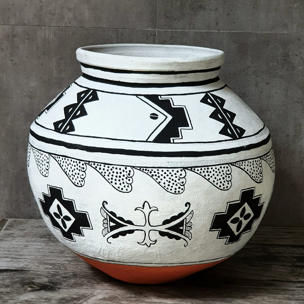 Ethnic pot, Black store clay pot, pot with rings, expensive pot