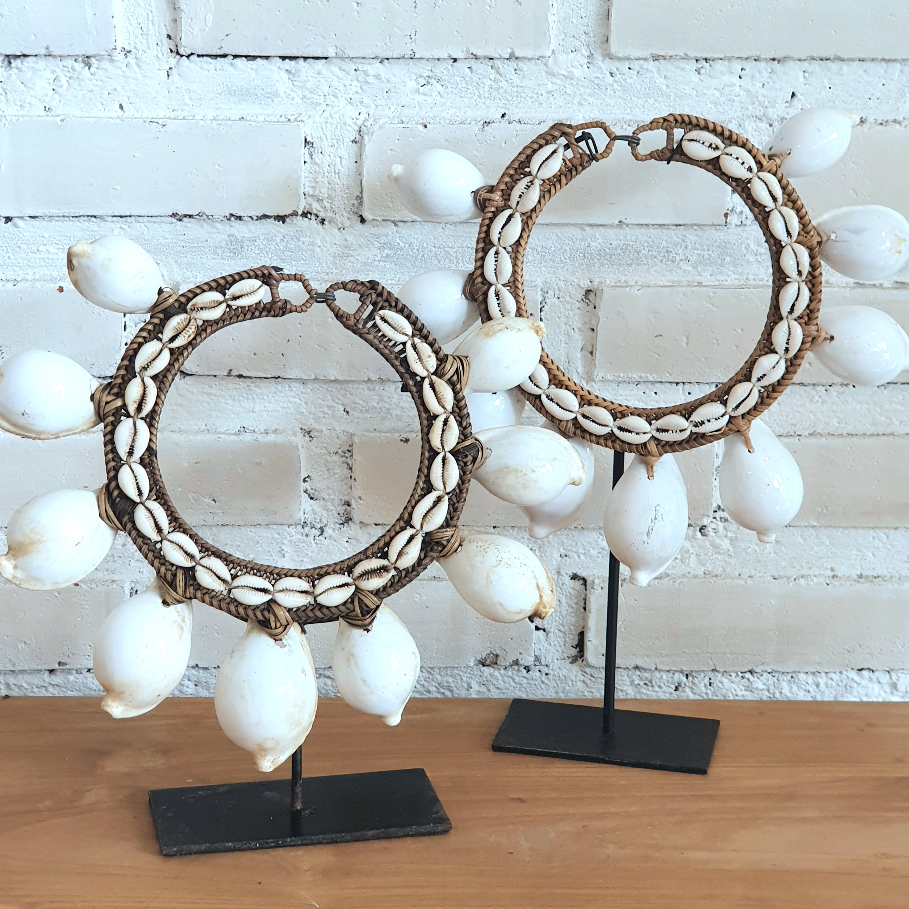 Small Shell Stand Shell With Stand – Canggu & Co