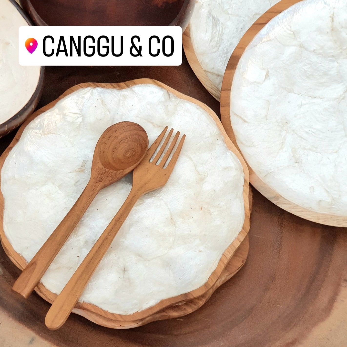Wooden Plate with Seashell Coating β Canggu & Co