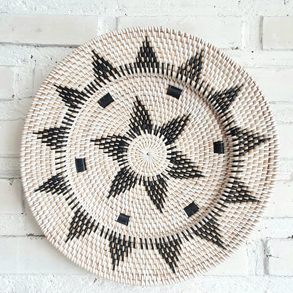New Flowers Black Woven Rattan Plates with Dot Set of 3 – Canggu & Co