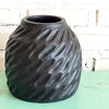 Oval Cavity Pottery Vas