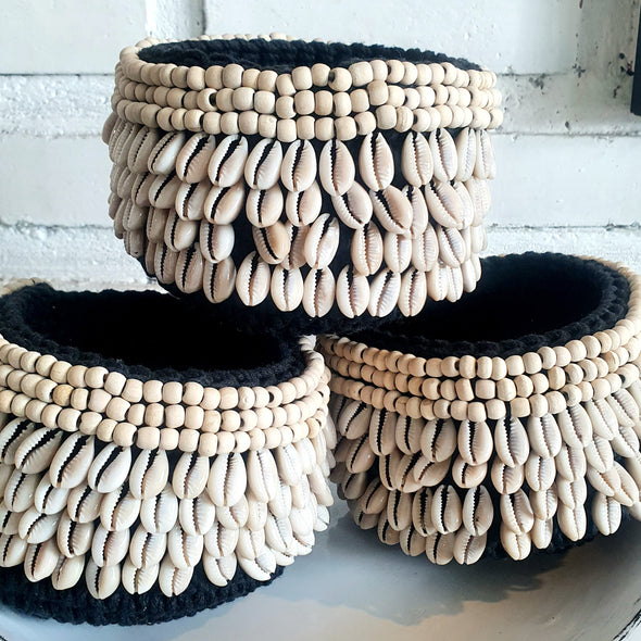 Macrame Knitted Pouch With Beads & Shells (W)