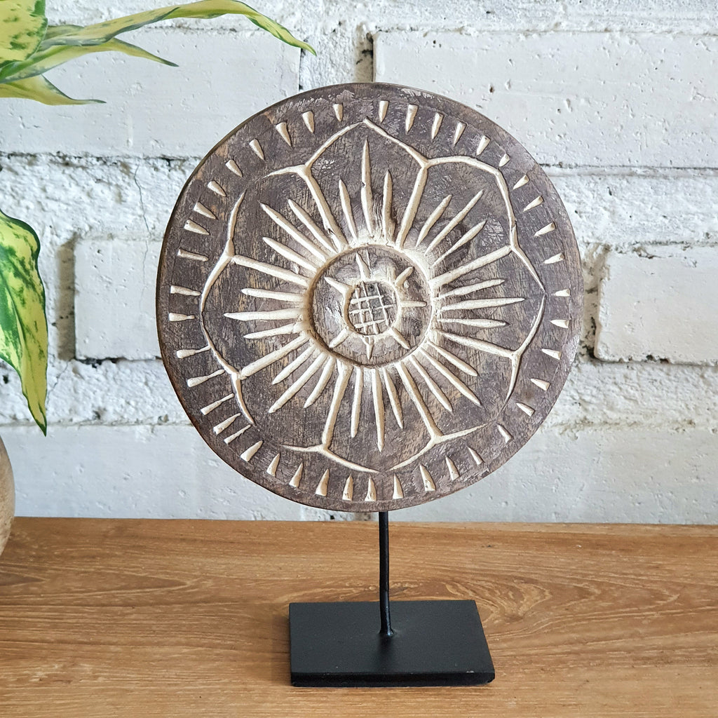Small Wooden Panel With Stand (W)_EZE – Canggu & Co