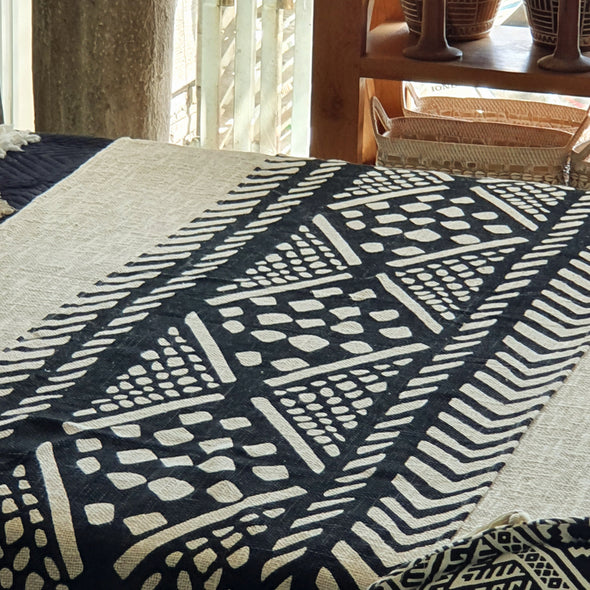 Black & Natural Abstract Design Cotton Tumanggal Runner