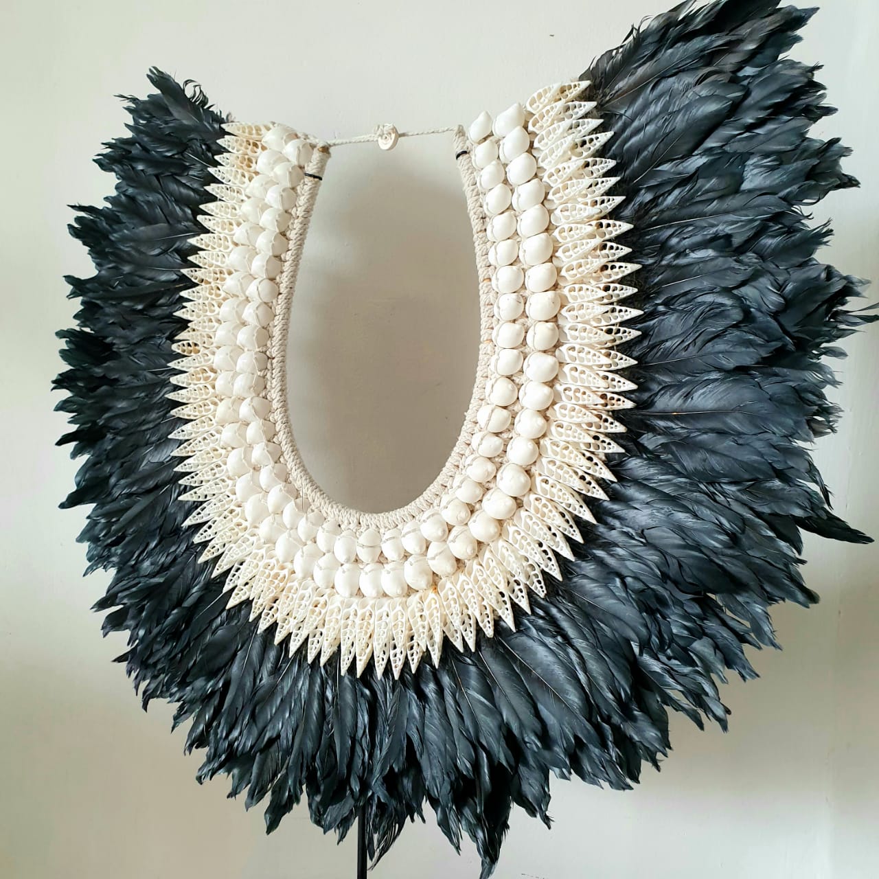 Shell Fether Large Feather & Shell Pendant with Stand (W) – Canggu & Co