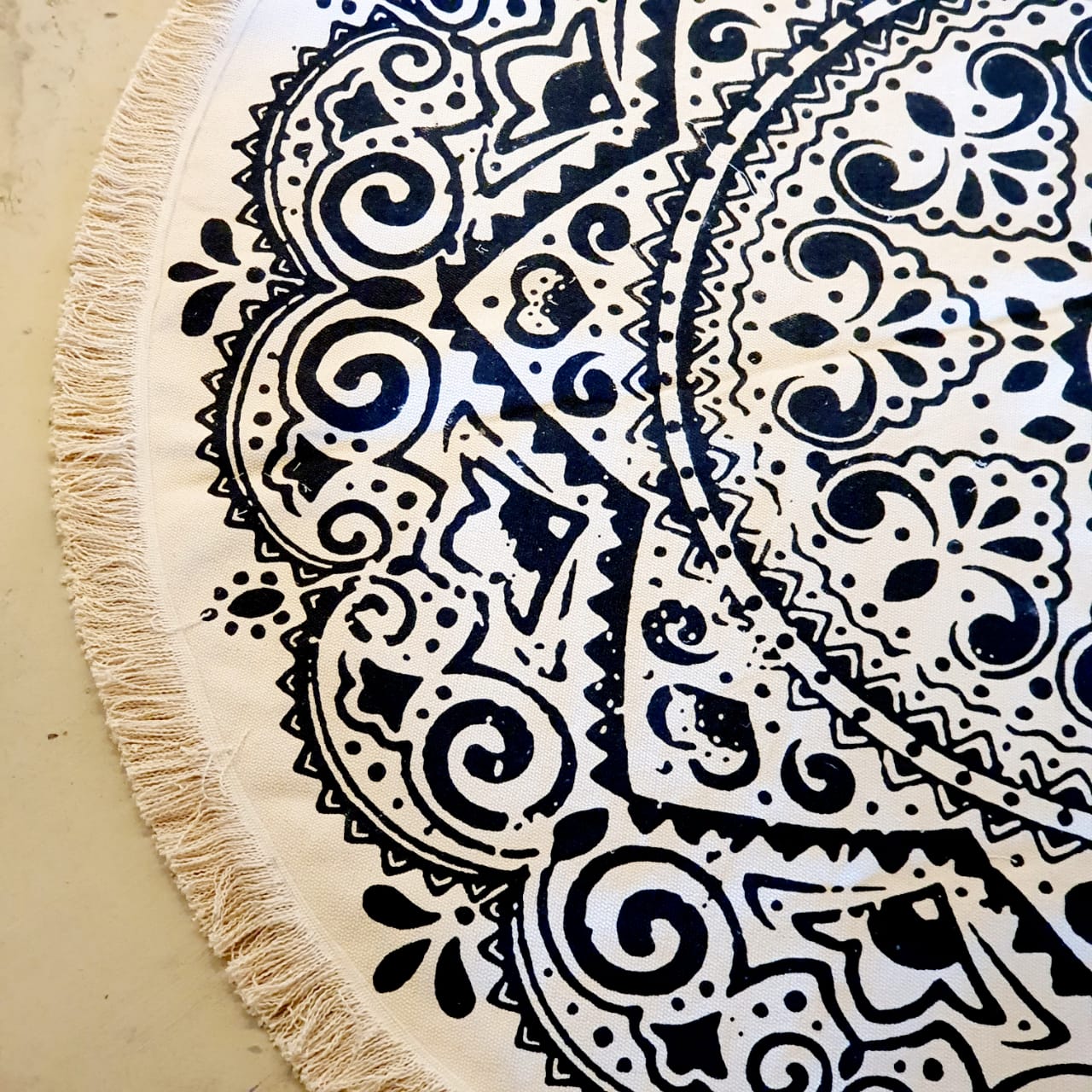 Round Soft Cotton Black Mandala Motif Rug – Canggu & Co