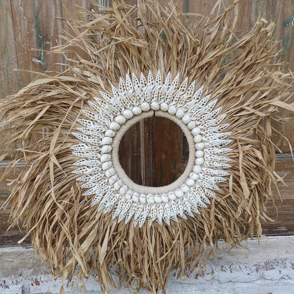 Round Straw Grass & Shell Decor with Stand - Canggu & Co