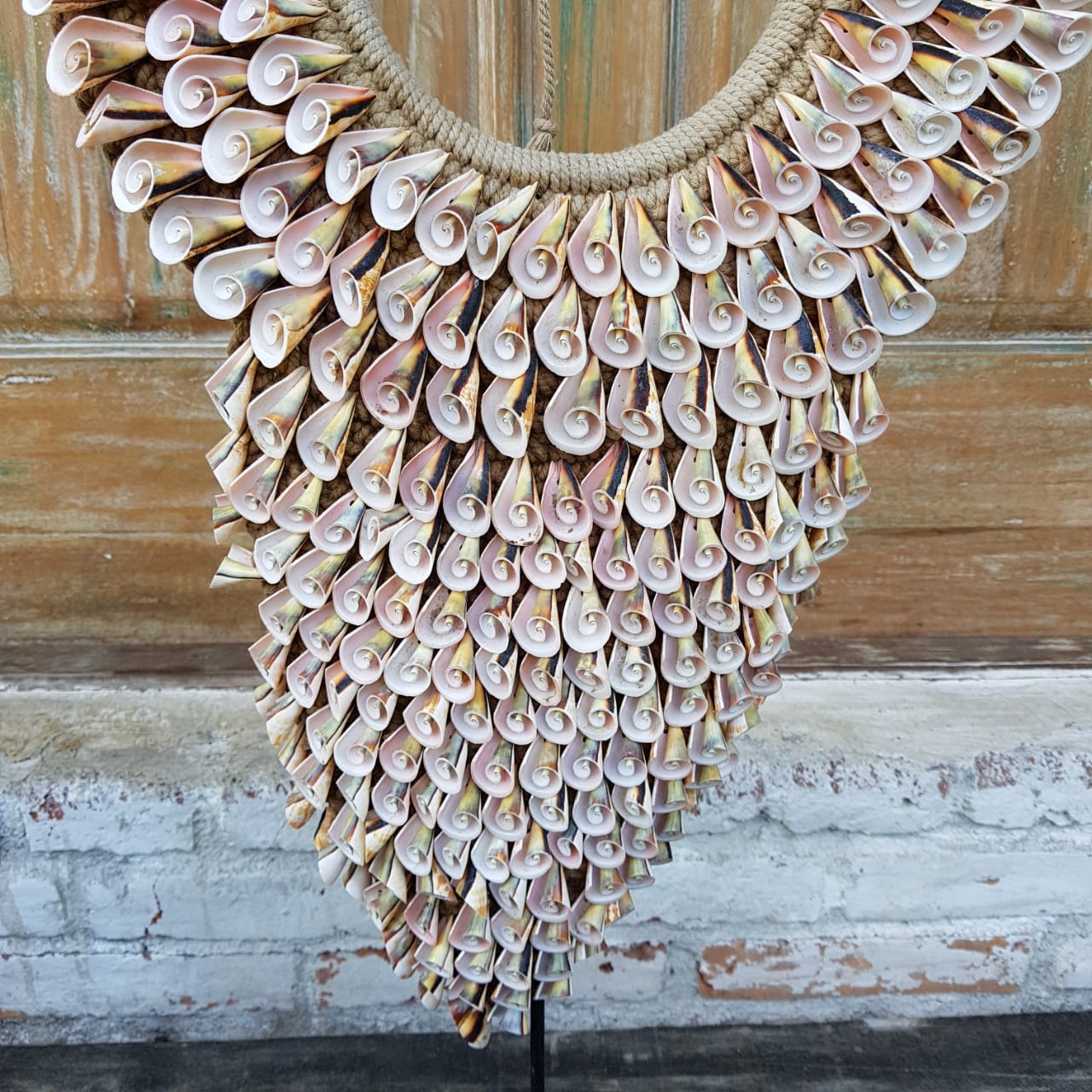 Shell necklace decor deals