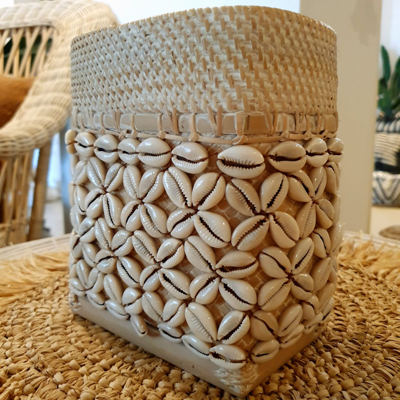 Small Rattan Box With Shell Motif – Canggu & Co