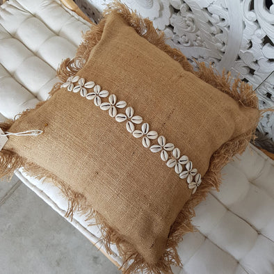 Jute Cushion With Shell Pattern And Fringe - Canggu & Co